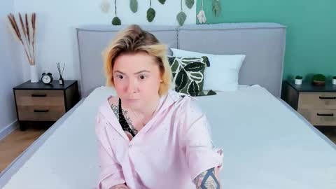 tracycurtis online show from 8, 10, 2025