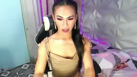 Snapshot of trans_angkul chatting on 8, 1, 2025 Gigi online show from 8, 1, 2025