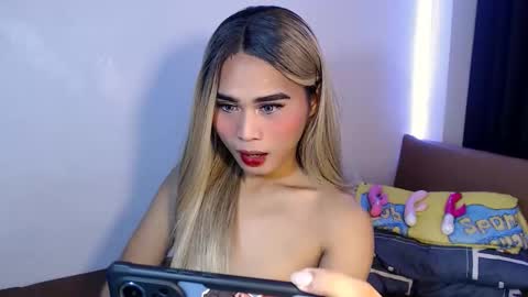 Snapshot of transbigcockselfsucker chatting on 29, 10, 2025 GEN LUXS online show from 29, 10, 2025