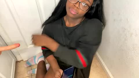 TransDomme Omi online show from 1, 10, 2025