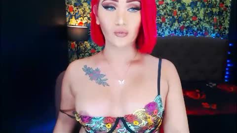 Snapshot of transplayfullolivia chatting on 1, 12, 2024 KYLIE BELLA TS online show from 1, 12, 2024