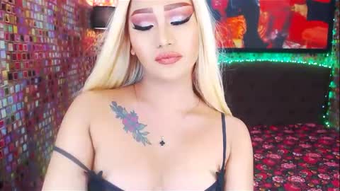 Snapshot of transplayfullolivia chatting on 5, 2, 2025 KYLIE BELLA TS online show from 5, 2, 2025