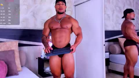 Snapshot of travis_lenox_ chatting on 14, 2, 2026 Travis online show from 14, 2, 2026