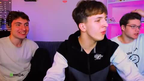 Travis online show from 13, 11, 2025