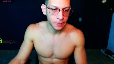 Snapshot of travisdiamonds chatting on 12, 2, 2025 TRAVIS. online show from 12, 2, 2025