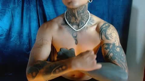 TRAV - INDEPENDENT MODEL online show from 4, 2, 2025