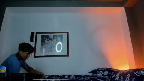 TRAV - INDEPENDENT MODEL online show from 11, 11, 2025