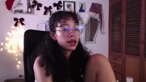 Snapshot of treasuresz chatting on 12, 12, 2024 Emily online show from 12, 12, 2024