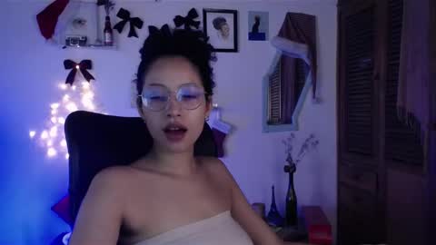 Snapshot of treasuresz chatting on 26, 12, 2024 Emily online show from 26, 12, 2024