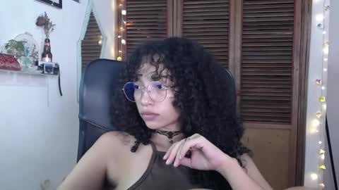 Snapshot of treasuresz chatting on 25, 1, 2025 Emily online show from 25, 1, 2025