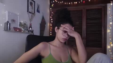 Snapshot of treasuresz chatting on 28, 2, 2025 Emily online show from 28, 2, 2025