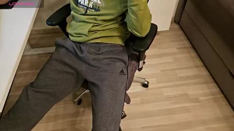 Snapshot of tree1989 chatting on 20, 10, 2025 tree1989 online show from 20, 10, 2025