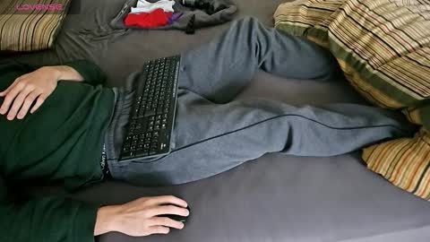 Snapshot of tree1989 chatting on 26, 10, 2025 tree1989 online show from 26, 10, 2025