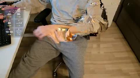 Snapshot of tree1989 chatting on 18, 12, 2025 tree1989 online show from 18, 12, 2025