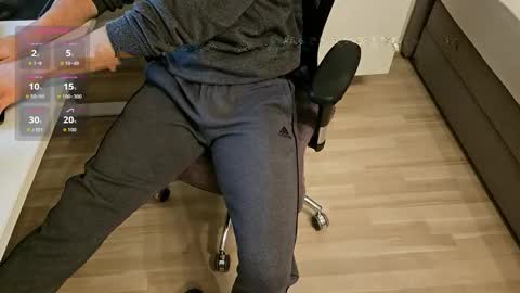 Snapshot of tree1989 chatting on 8, 1, 2026 tree1989 online show from 8, 1, 2026