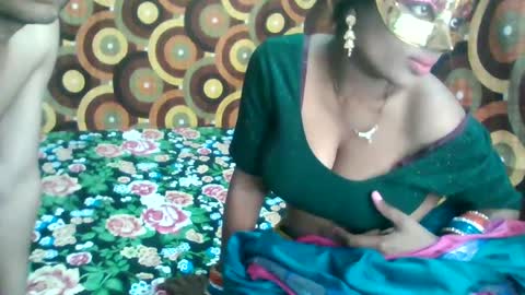 treesomecouple online show from 17, 1, 2025