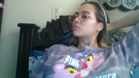 triana_bell online show from 3, 12, 2024