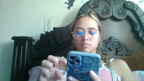 triana_bell online show from 9, 12, 2024