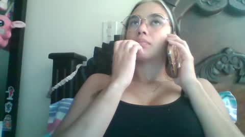 triana_bell online show from 27, 12, 2024