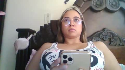triana_bell online show from 21, 2, 2025