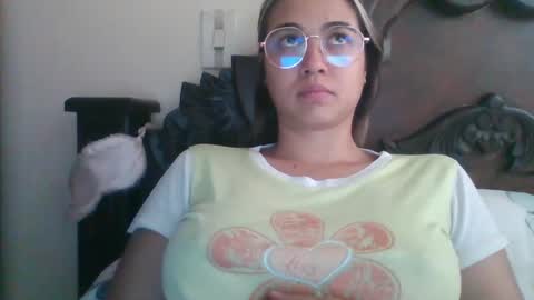 triana_bell online show from 9, 3, 2025