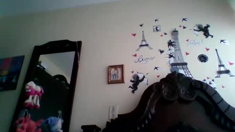 triana_bell online show from 19, 9, 2025