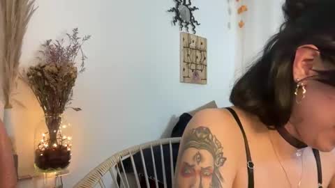 Snapshot of trinitysecrets chatting on 10, 11, 2025 trinitysecrets online show from 10, 11, 2025