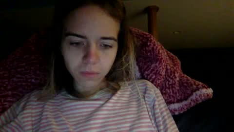 Snapshot of trippybb222 chatting on 9, 9, 2025 trippybb222 online show from 9, 9, 2025