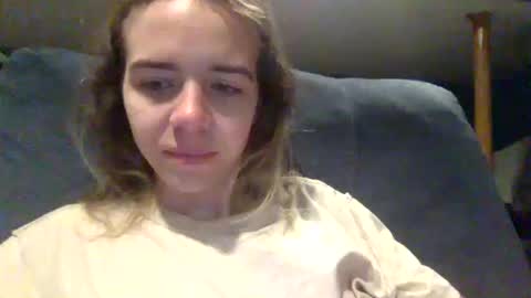 Snapshot of trippybb222 chatting on 17, 10, 2025 trippybb222 online show from 17, 10, 2025