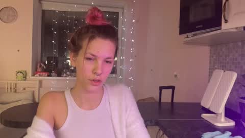 Snapshot of tripsstrar chatting on 1, 12, 2025 trippy online show from 1, 12, 2025