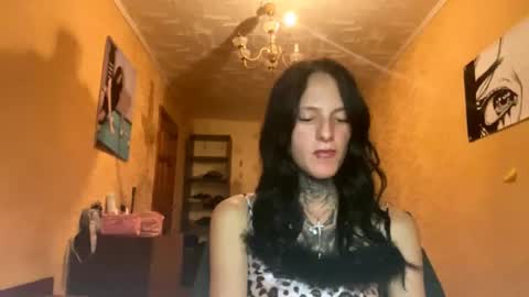 Snapshot of tristalevy chatting on 18, 10, 2025 Sofa Im new here and so far I do not take off the panties online show from 18, 10, 2025