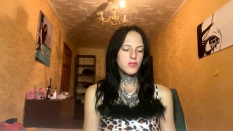 Snapshot of tristalevy chatting on 19, 10, 2025 Sofa Im new here and so far I do not take off the panties online show from 19, 10, 2025