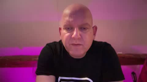 Snapshot of tritonspace chatting on 28, 9, 2025 Triton online show from 28, 9, 2025