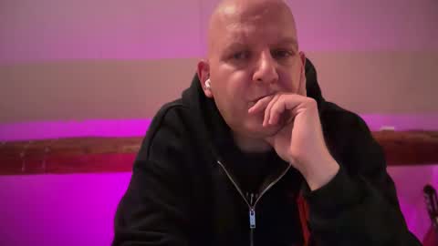 Snapshot of tritonspace chatting on 20, 10, 2025 Triton online show from 20, 10, 2025