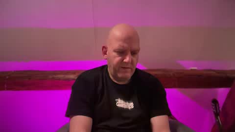 Snapshot of tritonspace chatting on 24, 10, 2025 Triton online show from 24, 10, 2025