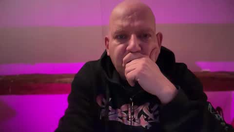 Snapshot of tritonspace chatting on 15, 11, 2025 Triton online show from 15, 11, 2025