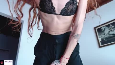 Snapshot of trix_fiore_oficial chatting on 14, 10, 2025 Trix online show from 14, 10, 2025