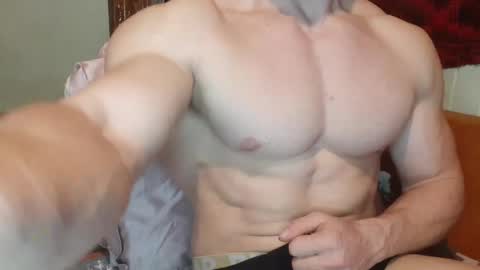 Snapshot of troncq chatting on 23, 2, 2025 Troncq online show from 23, 2, 2025