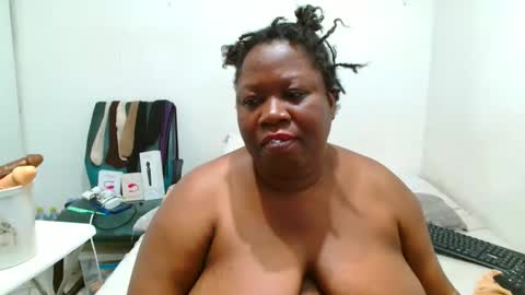 Snapshot of truebella30 chatting on 2, 11, 2025 TrueBella30 online show from 2, 11, 2025