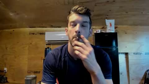 Snapshot of tryingtogetbackup chatting on 21, 12, 2025 tryingtogetbackup online show from 21, 12, 2025