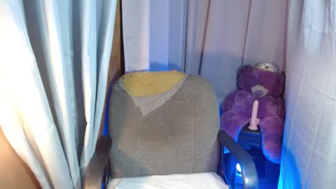 Snapshot of ts_afamhunterxx chatting on 9, 3, 2025 Goddess Mira online show from 9, 3, 2025