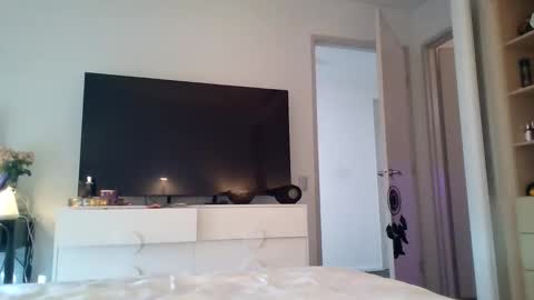 TS Rose25 online show from 4, 3, 2025