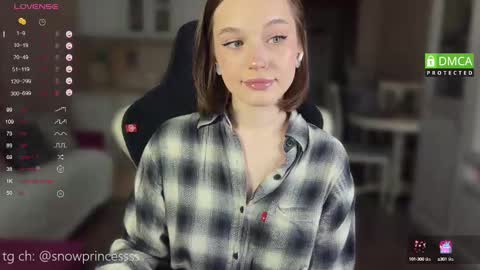 Snapshot of tsukuemi_no_mikoto chatting on 4, 3, 2025 Sonya on vacation until online show from 4, 3, 2025