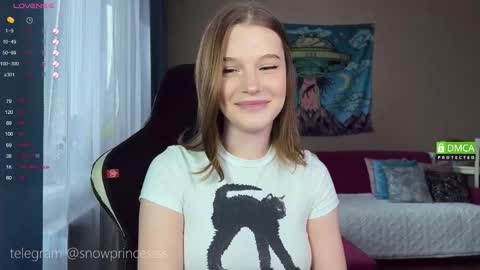 Snapshot of tsukuemi_no_mikoto chatting on 16, 9, 2025 Sonya on vacation until online show from 16, 9, 2025