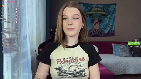 Snapshot of tsukuemi_no_mikoto chatting on 18, 9, 2025 Sonya on vacation until online show from 18, 9, 2025