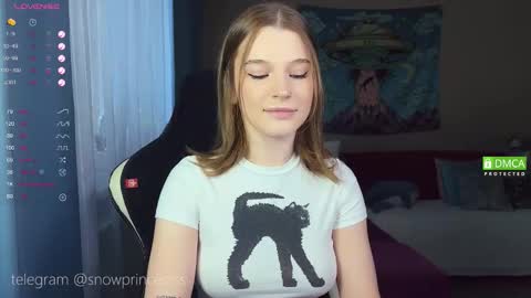 Snapshot of tsukuemi_no_mikoto chatting on 24, 9, 2025 Sonya on vacation until online show from 24, 9, 2025