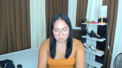 Karen Oquio online show from 11, 9, 2025