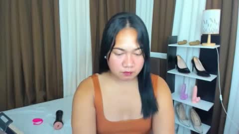 Karen Oquio online show from 17, 9, 2025