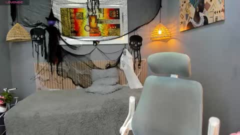 tulunaroja online show from 2, 11, 2025