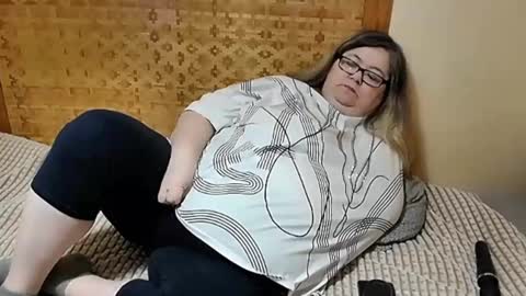 Lana online show from 4, 2, 2025